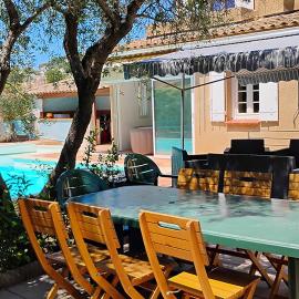 Suite Familiale Premium Piscine Parking et Fibre 2 chambres 1 salle de bain avec toilettes