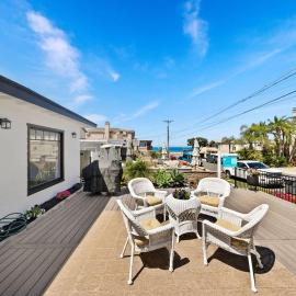 2 Bedroom with Ocean Views Large Deck Remodeled