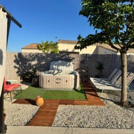 La Farigoule - Villa avec spa, clim, terrasse, hotel a La Roque-sur-Cèze