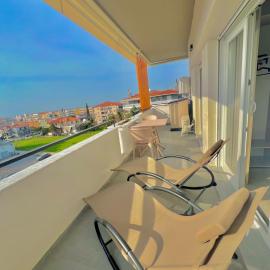Azure Sea & Garden View Apartment