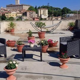 the panoramic terrace of Fiore Pelli, hotel u gradu Monterotondo