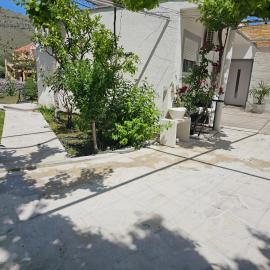 Olive Roots Yard House, hotel a Trebinje