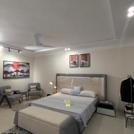 Luxury studio friendly & families self check-in, hotel in Faisalabad