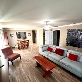 3BR 2BA Modern Spacious Lake Home 4Miles LEGOLAND - 1724 โรงแรมในวินเทอร์เฮเวน