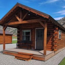 Micham's Clark Fork River Retreat - River Front, Mountain View, Fire Pit - Cabin 2, hotel in Superior