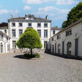 Luxurious Mettet Mansion, hotel in Mettet