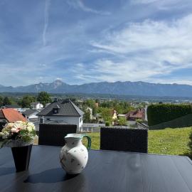 Panorama-Retreat am Waldrand nahe Seen und Bergen