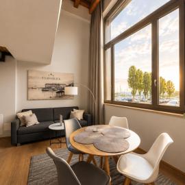 LAKE-SIDE Fernblick – hotel w mieście Romanshorn