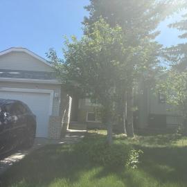 Lower Suite- 10 minutes away from airport