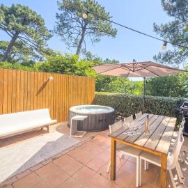 Forest flat / Terrasse-spa-bbq-10min à pieds de la plage, hotel a La Teste-de-Buch