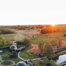 Kopuła glampingowa Loft، فندق في Krzesimów