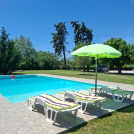 IL CUORE DEL CONERO - CASALE CON PISCINA, Natura e Relax, khách sạn ở Camerano