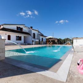 Tenuta San Cassiano With Garden And Pool - Happy Rentals