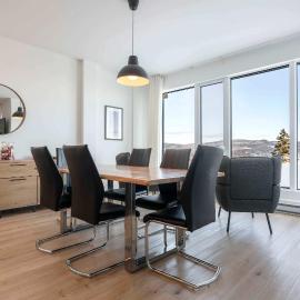 Luxury Condo with Stunning View and Pool