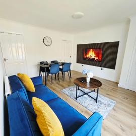 Modern Contractor & Family Friendly 2-Bed Flat, Hotel in Walsall