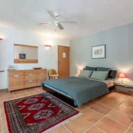 Chambre D'hôtes - Les Hirondelles, hotel in Mirabel-aux-Baronnies