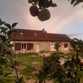 Gîte champêtre LA SUITE Limousin, hotel in Saint-Yrieix-la-Perche