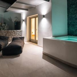 Serenity Collection Suites, hotel a Karterados