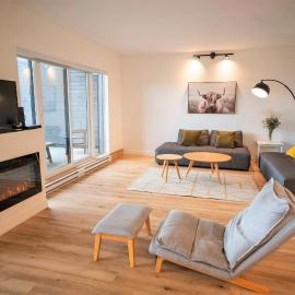 Chic Condo - Stunning View & Quiet