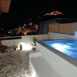 Angelo Waves, luxery apartment in Platanos, Leros, hotel u gradu Lakkíon