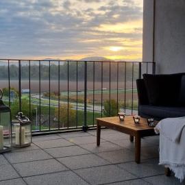 Helles Design-Apt bei Freiburg Schwarzwald-Blick, hotel a Umkirch
