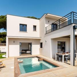 Villa Azura family villa jet pool near beach