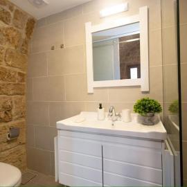 Casa Gia By The Sea G1 & G2, hotel u gradu Batrun