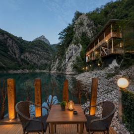 Te Panorama, Komani Lake, hotel Koman városában 