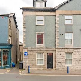4 bedroom house, central Ulverston