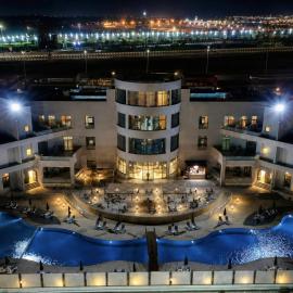 Jewel Plaza and Aqua Park, готель у Каїрі