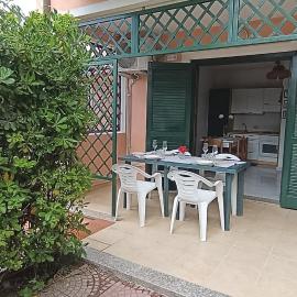 Onda Blu Veranda BBQ - Agrustos Budoni, hotel v mestu Agrustos