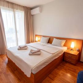 Poolside condo in Golden Sands, hotel a Varna