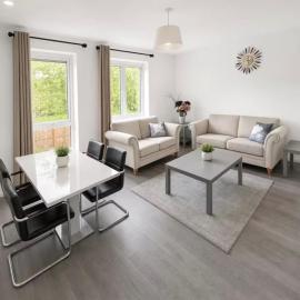 Convenient Modern Lrg 2 Bedroom w WiFi and Parking