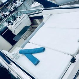 VINA ROMANCE - Romantic Boat Stay in Lisbon Marina, hotel i Lissabon