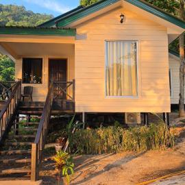 Dumba Bay Tioman, hotel in Tioman Island