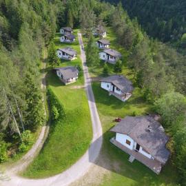 Villaggio Santa Lucia Nel Bosco e nei Pascoli della Valle di Ledro