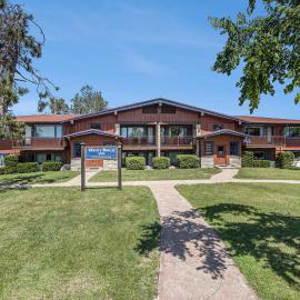 Private Condos at Otsego Ski and Golf Resort, hotel in Gaylord