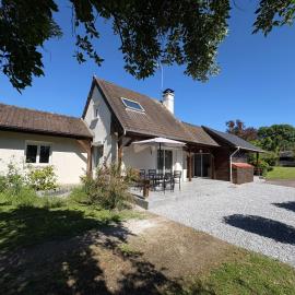 Le chalet de l Escaut โรงแรมในBantouzelle