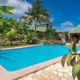 Gites villa bagatelle piscine et Plage à 900m, khách sạn ở Sainte-Rose