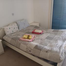 Room in amazing villa in tourist area near beach, hotell i Voroklini