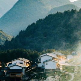 Zhangjiajie Fantasy Valley Resort Customized travel itineraries free shuttle service to the North and West Gates of the National Forest Park, and complimentary traditional ethnic costume try-on, hótel í Zhangjiajie