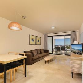 Exclusivo apartamento de 2 dormitorios vista mar lateral