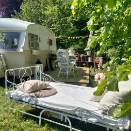 The running Rabbit caravan, hotel v destinaci Ystad