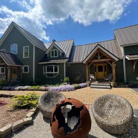 Cozy Woodland Escape Near Lakes I Adventure، فندق في Sweden