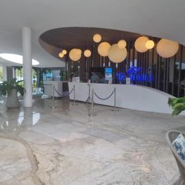 Stunning Sea view one bedroom apartment in Tambuli Resort & Spa, hotel v destinaci Maribago