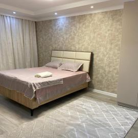 Лаура, hotel a Talghar