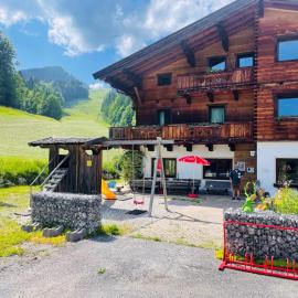 Natursport Heutal Appartements, hotel a Unken