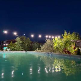 Golden Campsite Villas, hotel en Berat