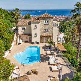 Sea View Villa Roc d'Azur - Pool - Jacuzzi, hotel Vallauris-ban
