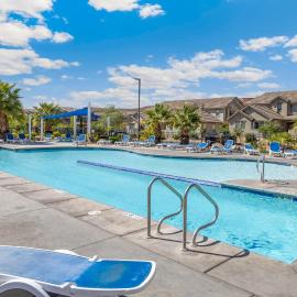 Family Friendly Poolside Home Zion+Sand Hollow, hotel v destinaci Washington